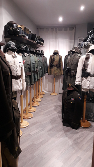 Coleccion de uniformes de la segunda guerra mundial (USAAF y WEHRMACHT)