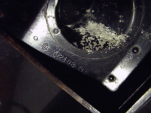 Marcaje 1935 y soporte del auricular en la base