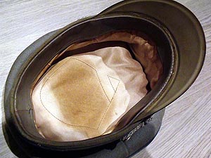 Interior de la gorra, logo del fabricante ausente
