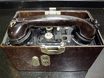 Telfono de campaa de la Wehrmacht original fechado 1943 - Militaria Wehrmacht Info